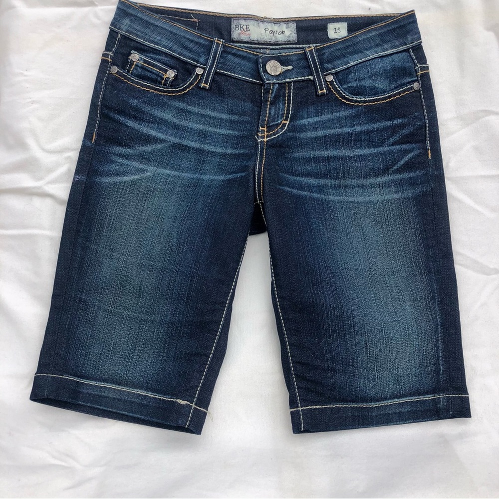 BKE Payton Bermuda shorts size 25